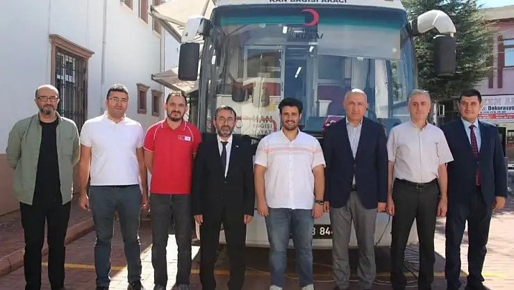 Kan bağışına örnek oldular