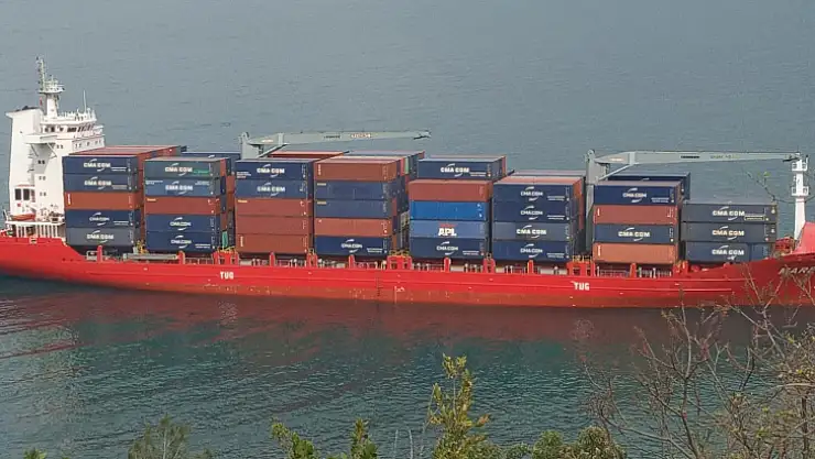 Kaptanı gemisini terk etmedi