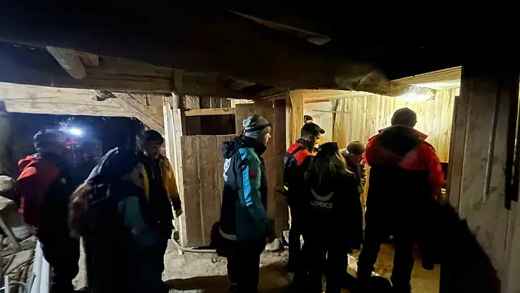 Kar esaretinin yaşandığı köydeki hasta için seferber oldular