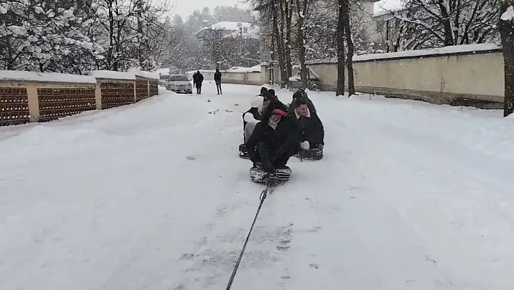 Kar yağdı, eğlence başladı