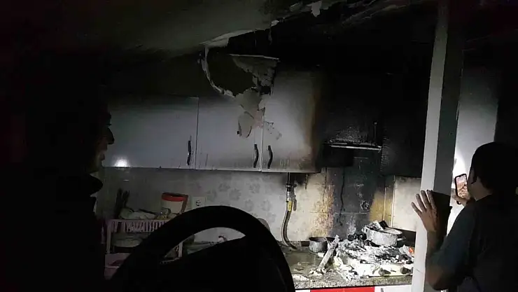 Öğrenci evinde yangın paniği