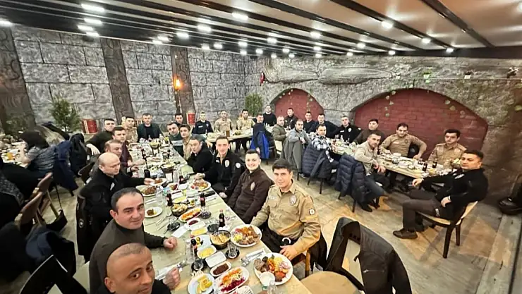 Karadeniz Ereğli'de bekçiler ve amirleri iftar yemeğinde buluştu