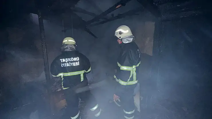Kastamonu'da aynı köyde ikinci yangın: Üç katlı ahşap ev yandı