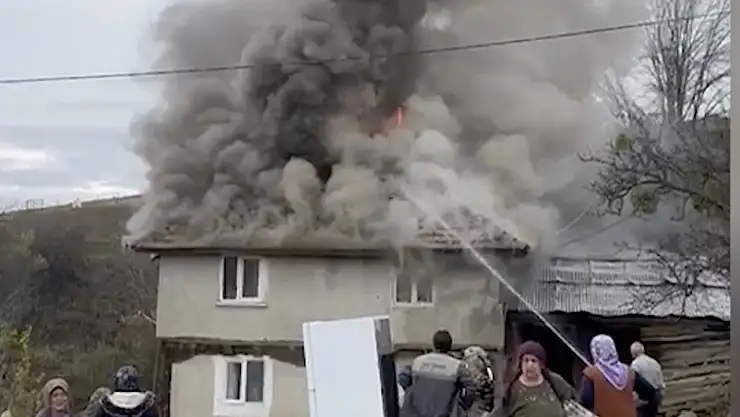 Kastamonu'da çıkan ev yangını söndürüldü