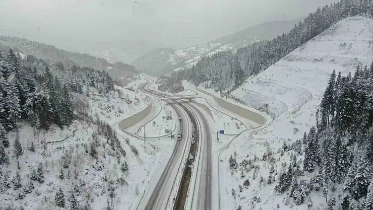 Kastamonu'da kar yağışı etkisini sürdürüyor: Ilgaz Dağı'nda kar kalınlığı 50 santimetreye ulaştı