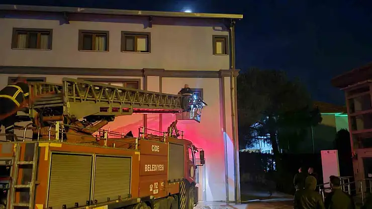 Kastamonu'da Orman İşletme Müdürlüğü'ne ait misafirhanede çıkan yangın söndürüldü