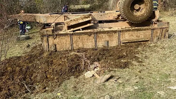 Kastamonu'da traktör devrildi: 1 ölü