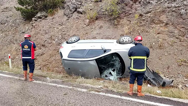 Kastamonu'da yoldan çıkan otomobil takla attı: 2 yaralı