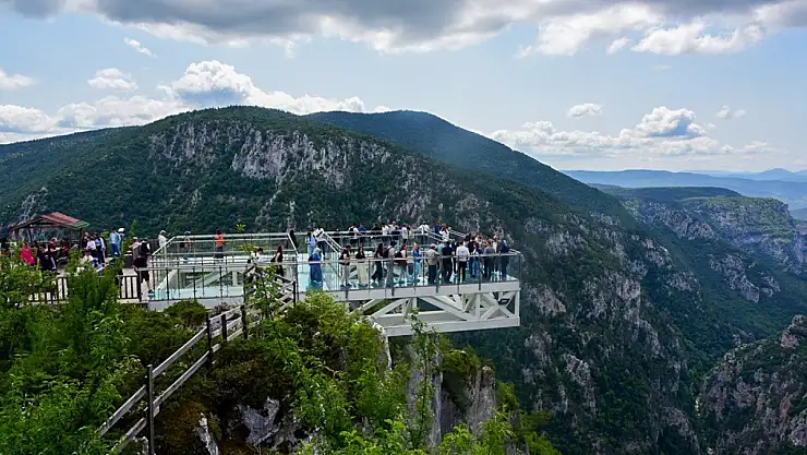 Kastamonu Üniversitesi, yılın stresini doğada attı
