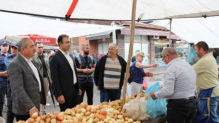 Kaymakam Kadiroğlu pazar esnafını ziyaret etti