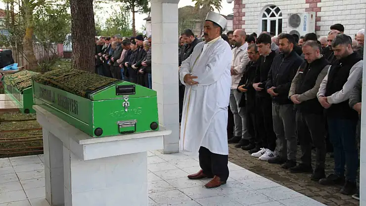 Kazada hayatını kaybeden baba-oğul toprağa verildi