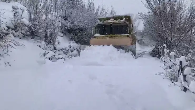 Köy yollarında çalışmalar sürüyor