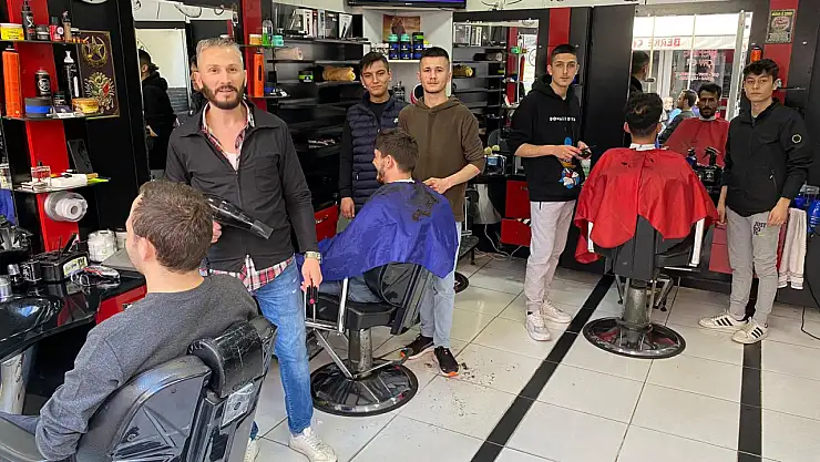 Kuaförlerde bayram yoğunluğu