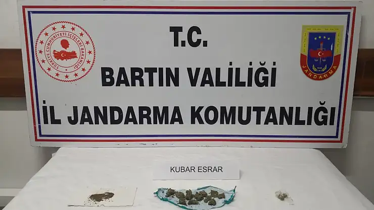 Kubar esrar ele geçirildi