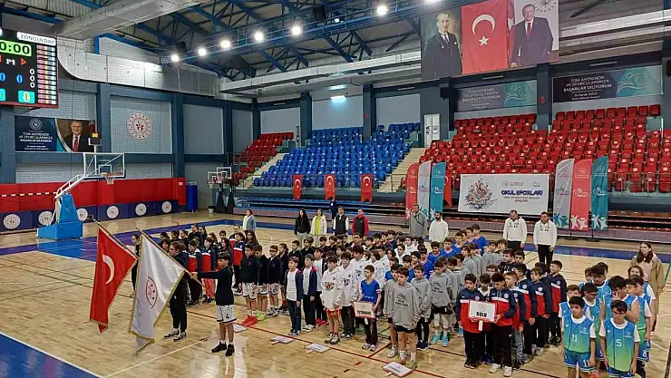 Küçükler basketbol grup müsabakaları başladı
