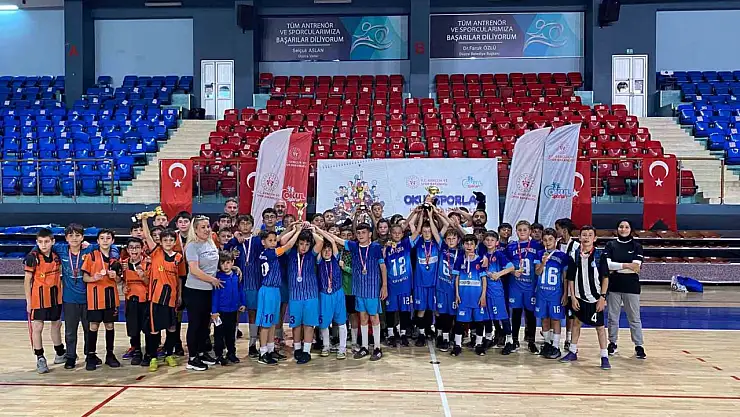 Küçükler futsal şampiyonları belli oldu