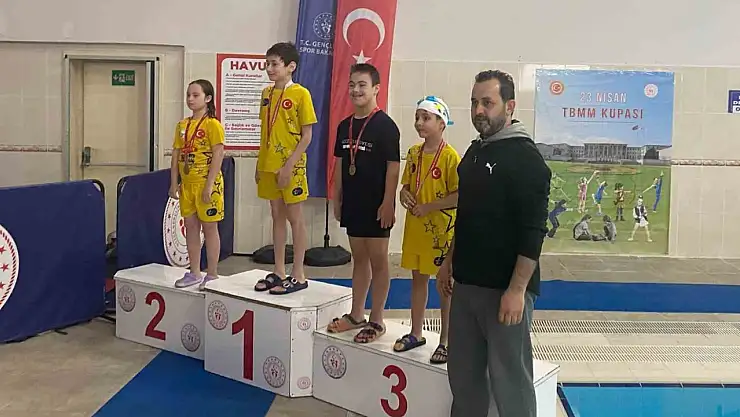 Kulaçlar 23 Nisan için atıldı