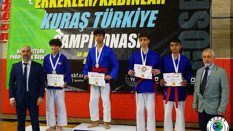 Kuraş'da iki madalya