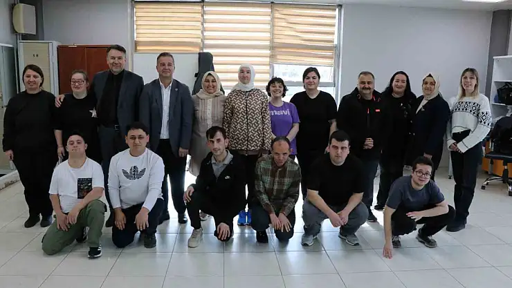 Kusursuz gençler uluslararası dans yarışmasına hazırlanıyorlar