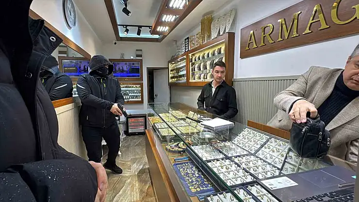Kuyumcu soygunu tatbikatı gerçeği aratmadı