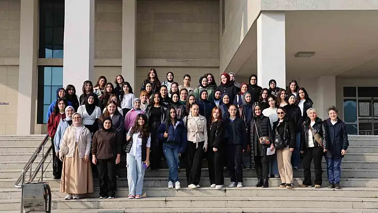 Liseli gençler Düzce Üniversitesi'nde