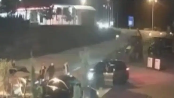 Lüks cipiyle tartıştığı iş insanının aracına defalarca çarptı: Korku dolu anlar kamerada