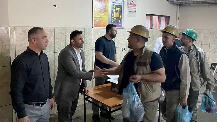 Madenciyle bayramlaştılar