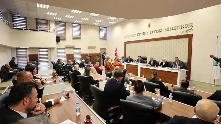 Mecliste 15 madde görüşüldü