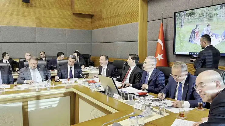 Milletvekili Keskinkılıç, yüksek bütçeli konserler üzerinden ABB'ye AOÇ'ye olan borcu hatırlattı