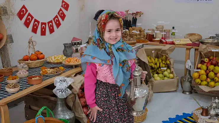 Minikler kolları sıvadı, yerli malı haftasında tezgahın başına geçti