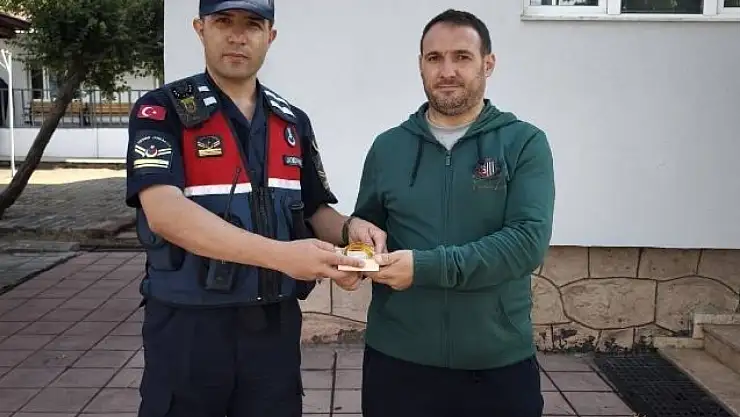 Nişan hatırası altınları kurtardı