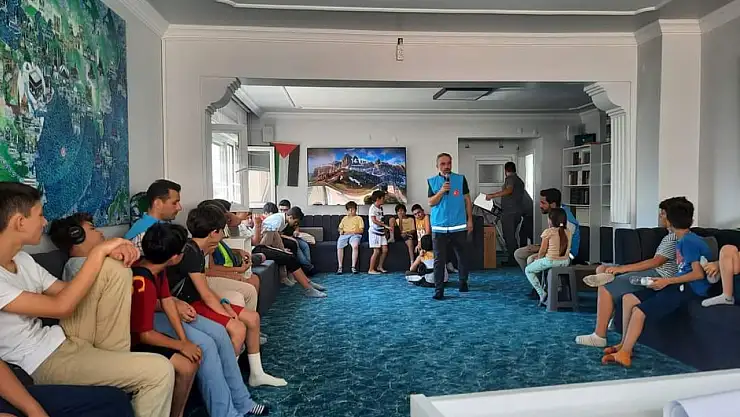 Öğrenciler Diyanet Gençlik Merkezi'nde buluştu