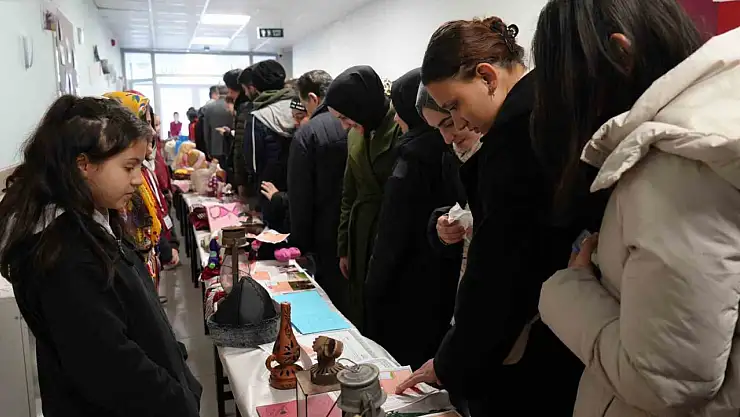 Öğrencilerin eski eşyaları sergisi tarihe yolculuk yaptırdı