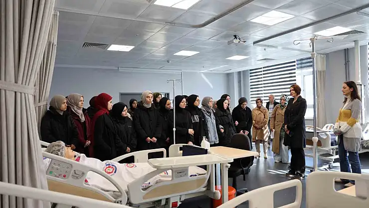 Öğrencilerin gelecek planlarında yol gösterici oldu