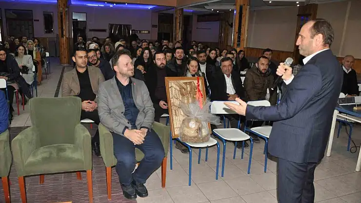 Öğretmenlere özel seminer: İlçenin tüm öğretmenleri katıldı