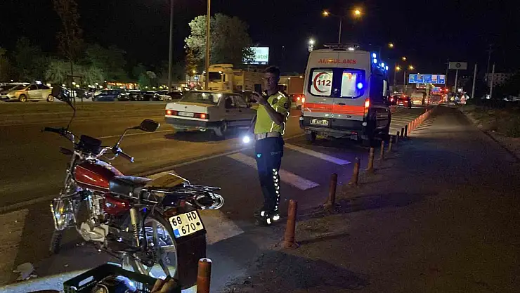 Otomobil motosiklete çarptı: 1 yaralı