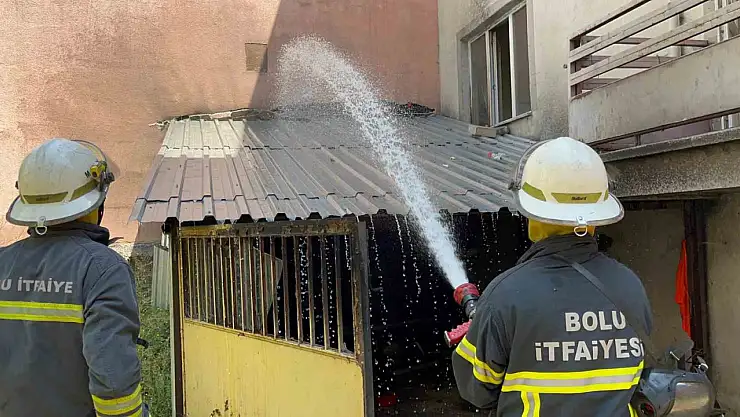 Oyun oynayan çocuklar garajda yangın çıkardı