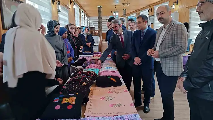 Özel öğrencilerin el emekleri beğeniye sunuldu