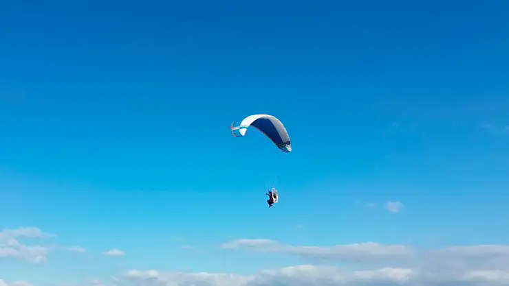 Paramotor uçuşu ilgi ile izlendi