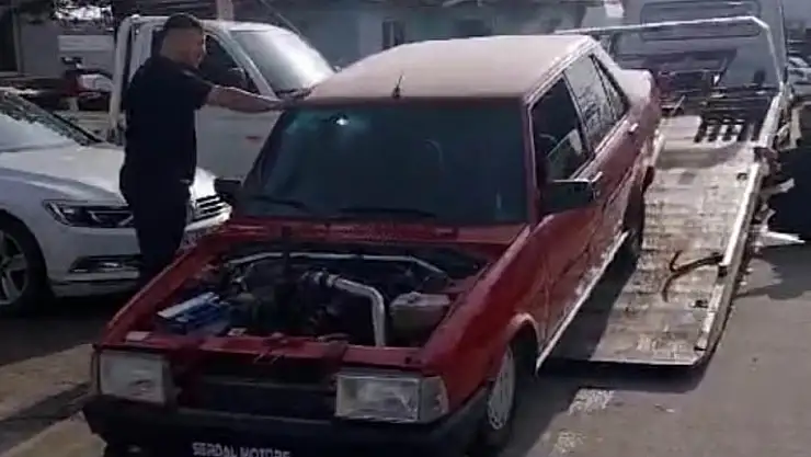 Plakasız, sigortasız ve abart egzozlu araç bağlandı