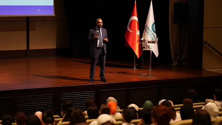 Rektör Akkaya, Türk dilinin zenginliğini anlattı