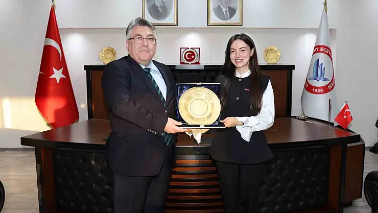 Rektör Özölçer