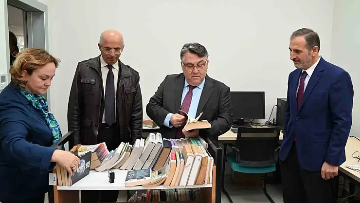 Rektör Özölçer, Lisanüstü Eğitim Ofisi'nin açılışını gerçekleştirdi