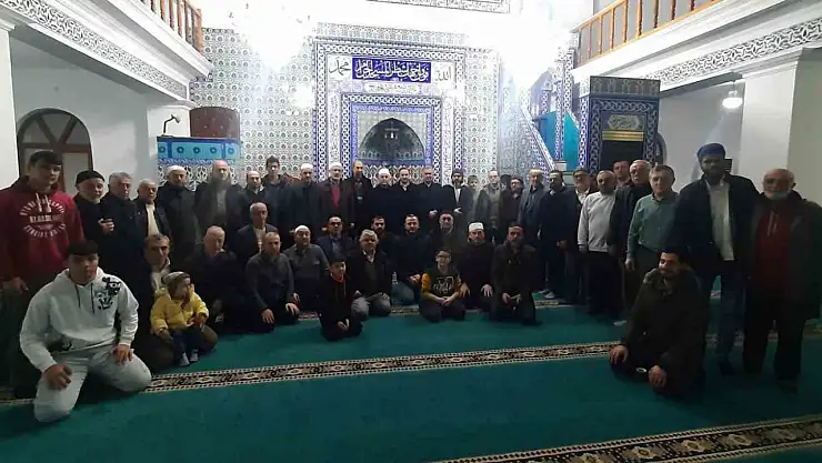 Sabah namazında buluştular