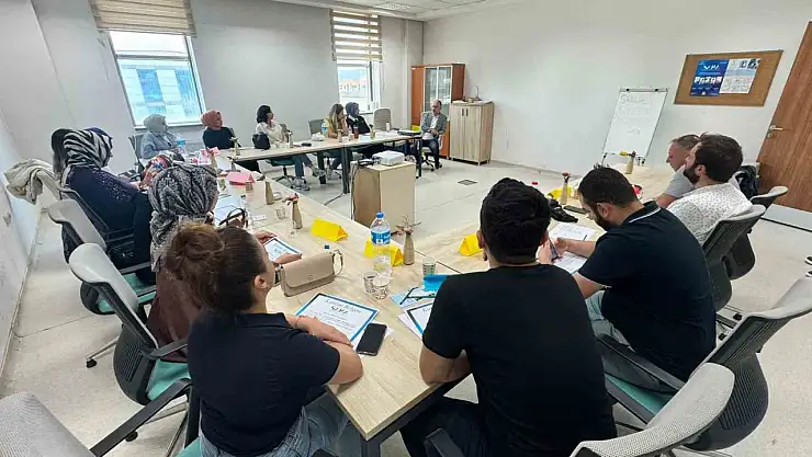 Sağlık elçilerine akademi eğitimi