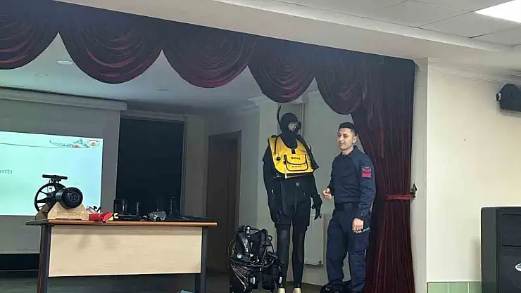 Sahil Güvenlik öğrencilerle buluştu