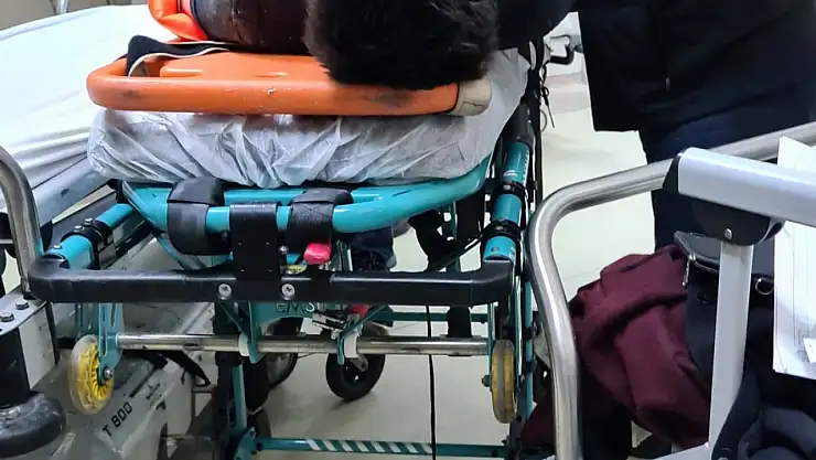 Samanlıktan düşen çocuk ağır yaralandı