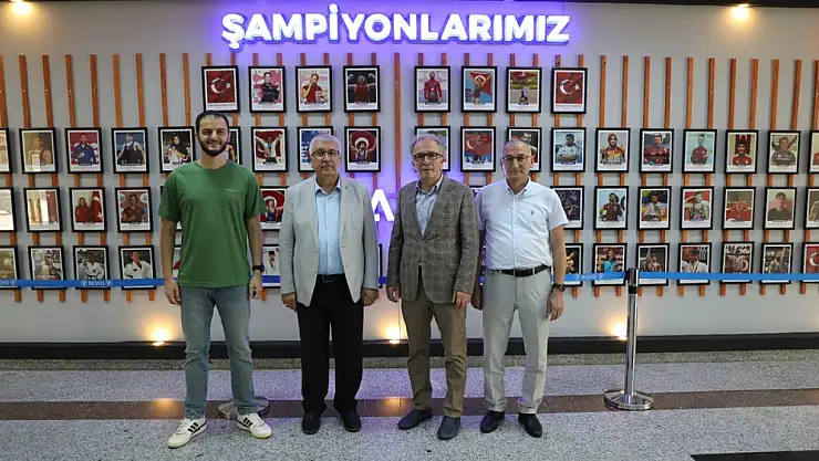Sinop Üniversitesi Rektörü Taşdemir'den Rektör Uzun'a ziyaret