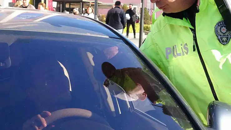 Sürücüler ceza yememek için cam filmlerini söktü