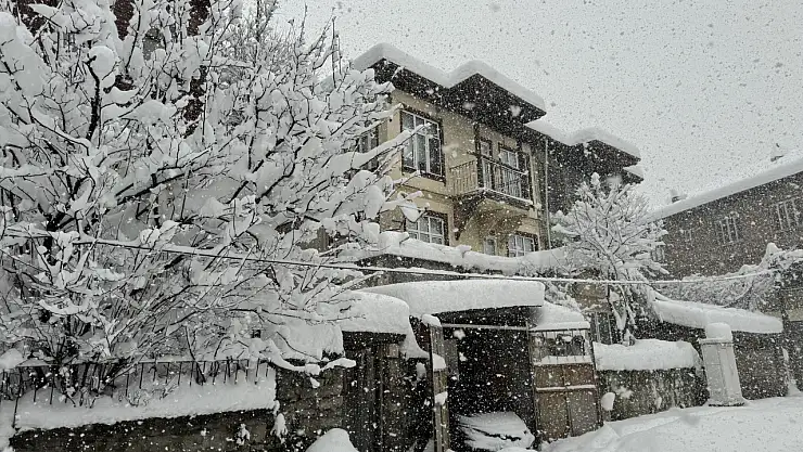 Tarihe kar dokunuşu